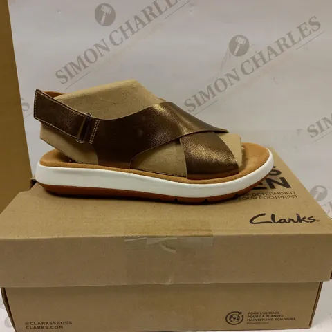 BRAND NEW CLARKS JEMSA CROSS SANDAL - SIZE 3