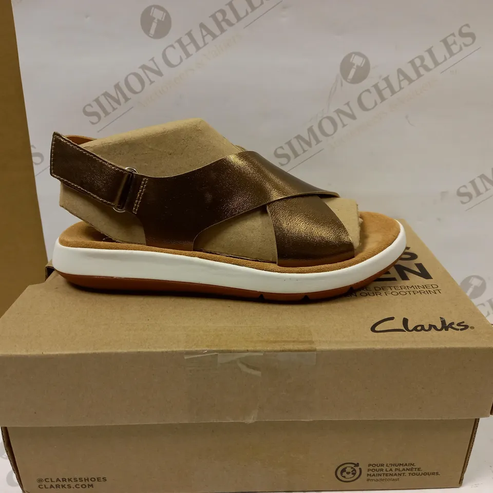 BRAND NEW CLARKS JEMSA CROSS SANDAL - SIZE 3