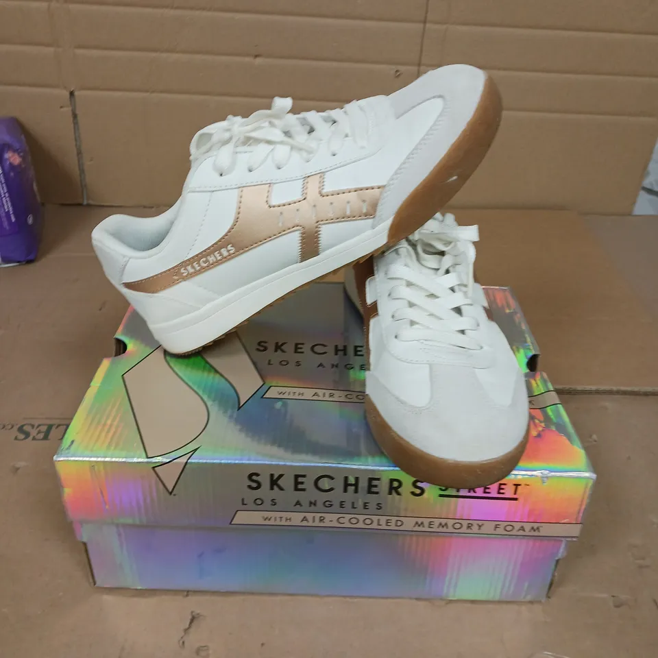 SKECHERS ZING METALLIC TRAINERS WHITE/GOLD SIZE 6