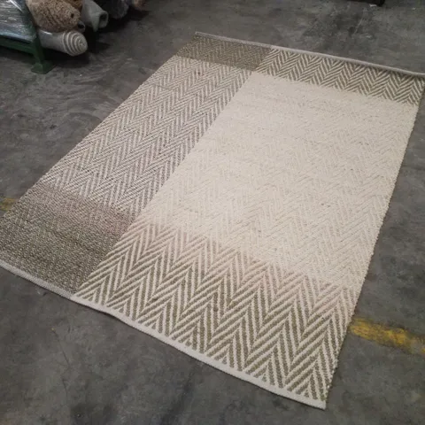 QUALITY DESIGNER AREA RUG APPROXIMATELY 160×230CM