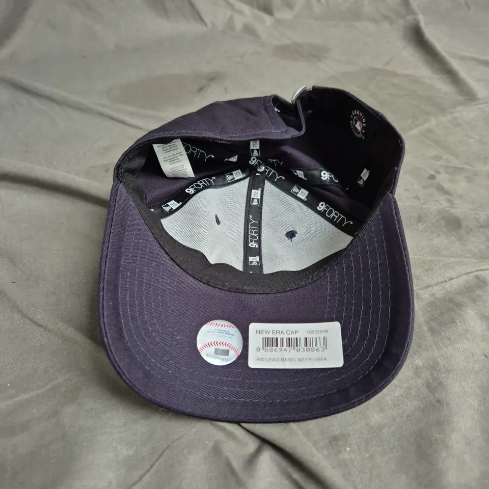 NEW ERA 9FORTY ADJUSTABLE BASEBALL CAP – NEW YORK YANKEES, NAVY