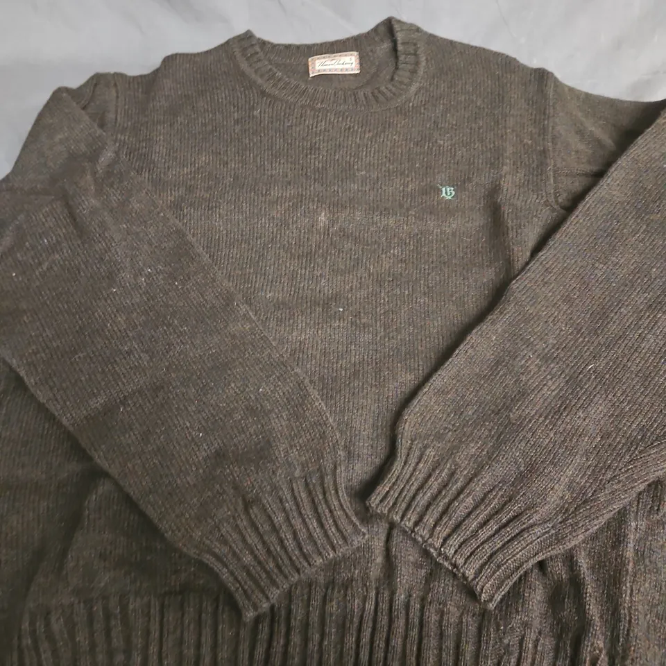 THOMAS BURBERRY KNITTED JUMPER - SIZE M