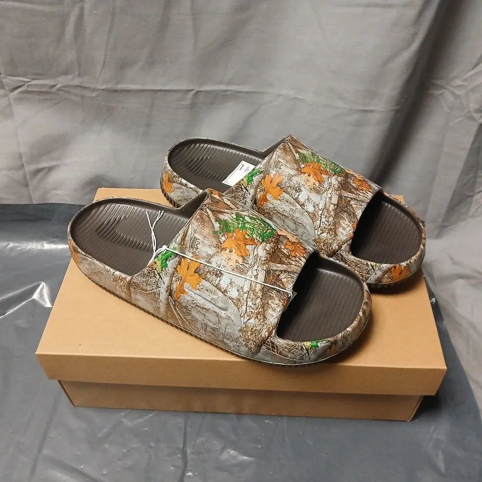 NIKE CAMOUFLAGE SLIDE SANDALS UK SIZE 8