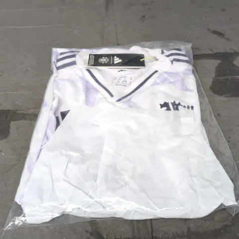 ADIDAS MANCHESTER UNITED SLIM FIT FOOTBALL SHIRT – XL (UK) – OFFICIAL LICENSED PRODUCT