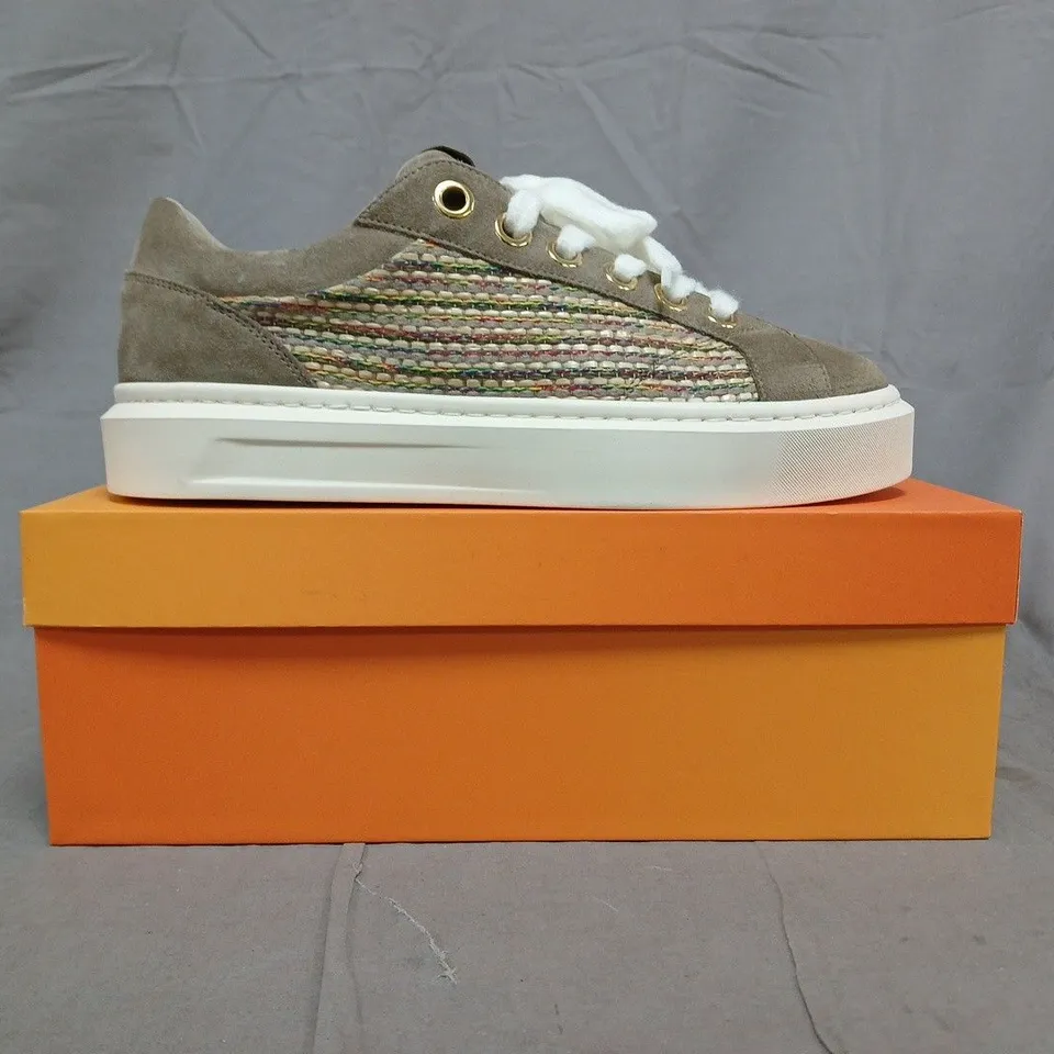 BOXED PAIR OF CLEENS ACE TRAINERS IN TAUPE SIZE UK 10.5