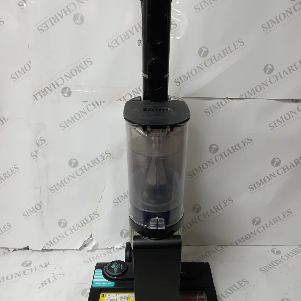BOXED SHARK COMPLETE HOME CORDLESS STICK VACUUM