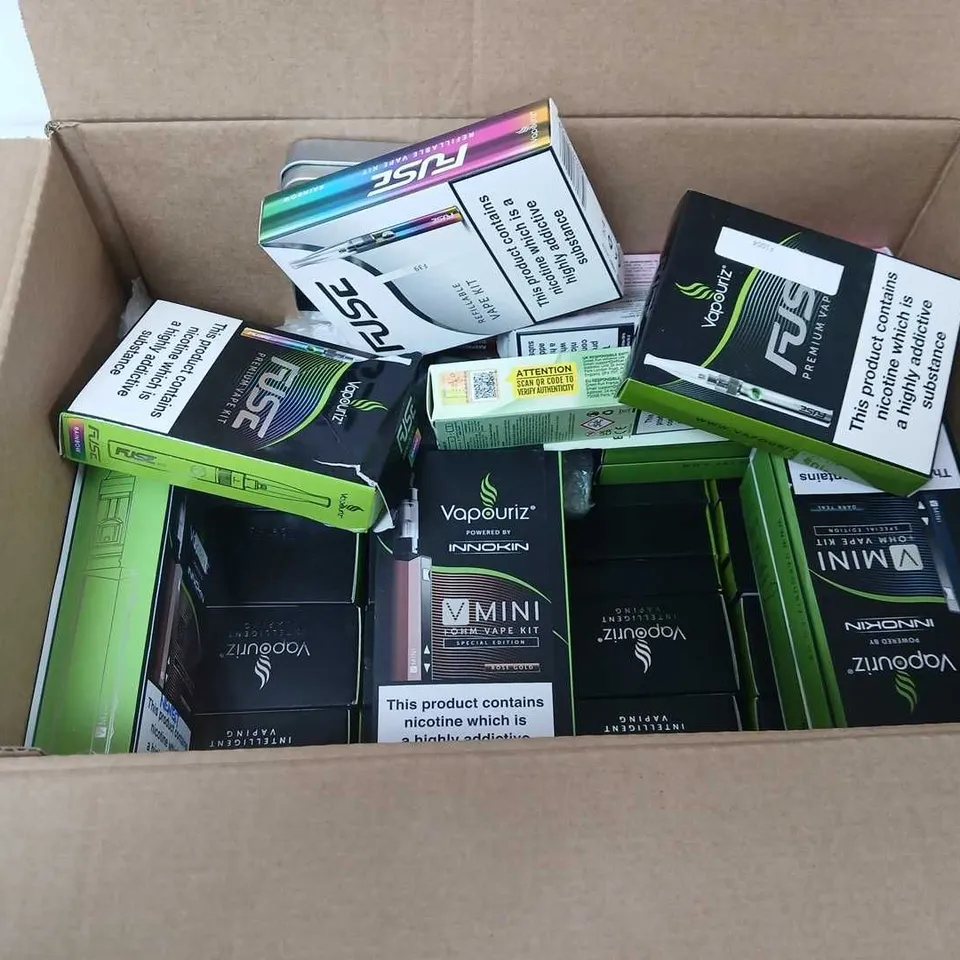 BOX OF APPROXIMATELY 35 ASSORTED E-CIGARETTES AND COMPONENTS TO INCLUDE: ASSORTED VAPOURIZ DEVICE KITS 