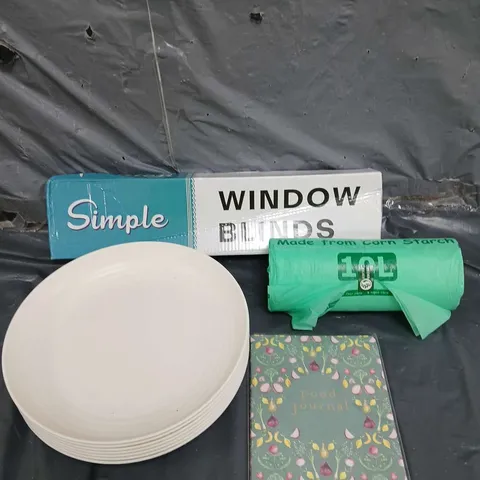 BOX OF APPROXIMATELY 15 ASSORTED HOUSEHOLD ITEMS TO INCLUDE WINDOW BLINDS, PLASTIC PLATES AND COMPASTABLE FOOD BAGS