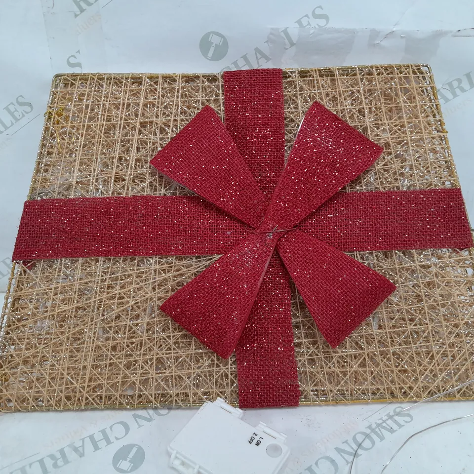 BOXED GRUNDIG CHRISTMAS TREE SKIRT