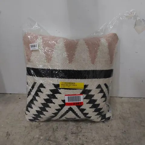 AMANDO GEOMETRIC SQUARE CUSHION