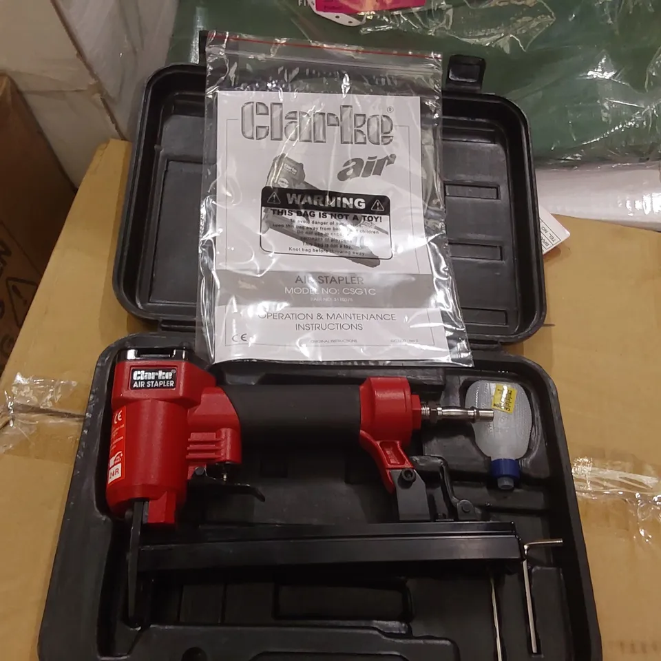 CLARKE AIR STAPLER
