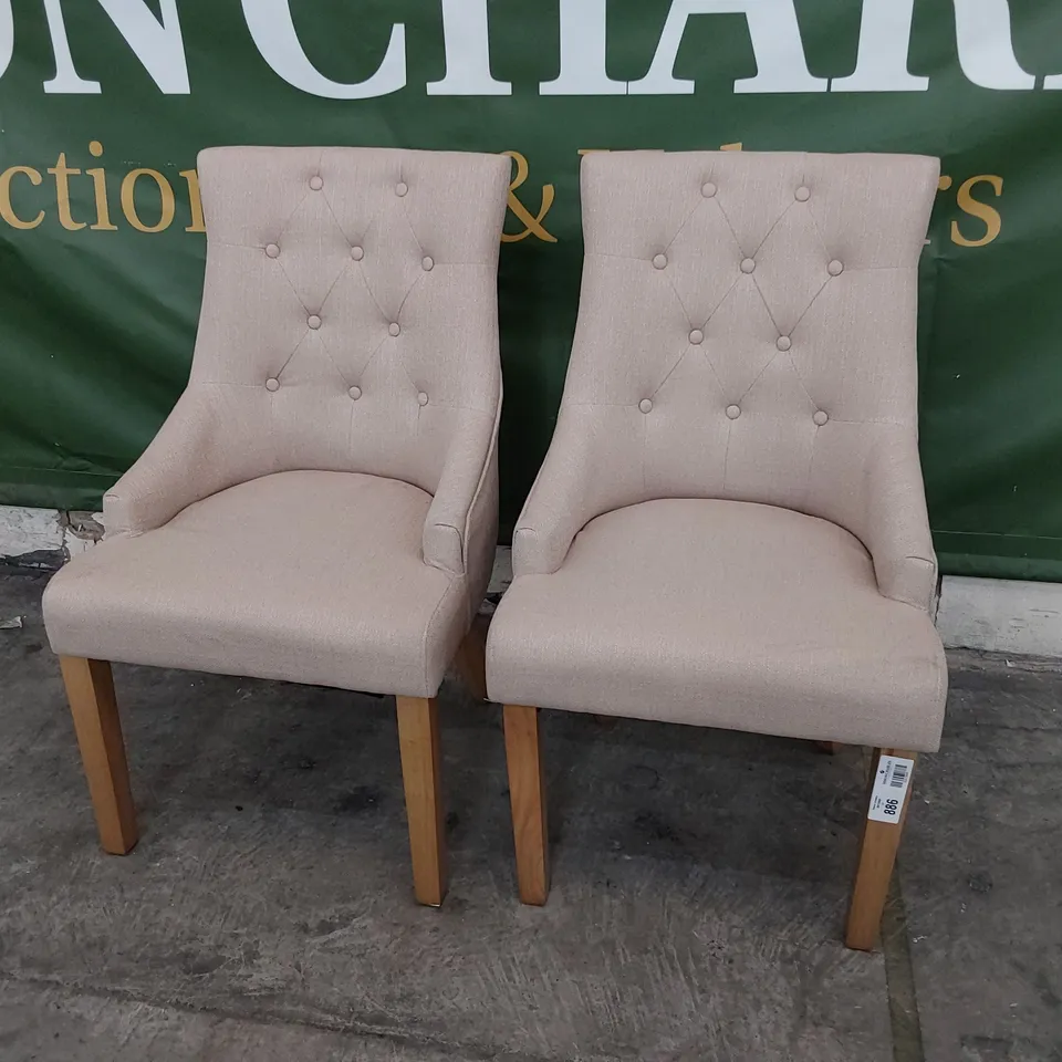 PAIR OF UPHOLSTERED BUTTONED BACK DINING CHAIRS NATURAL FABRIC ON NATURAL WOOD LEGS 