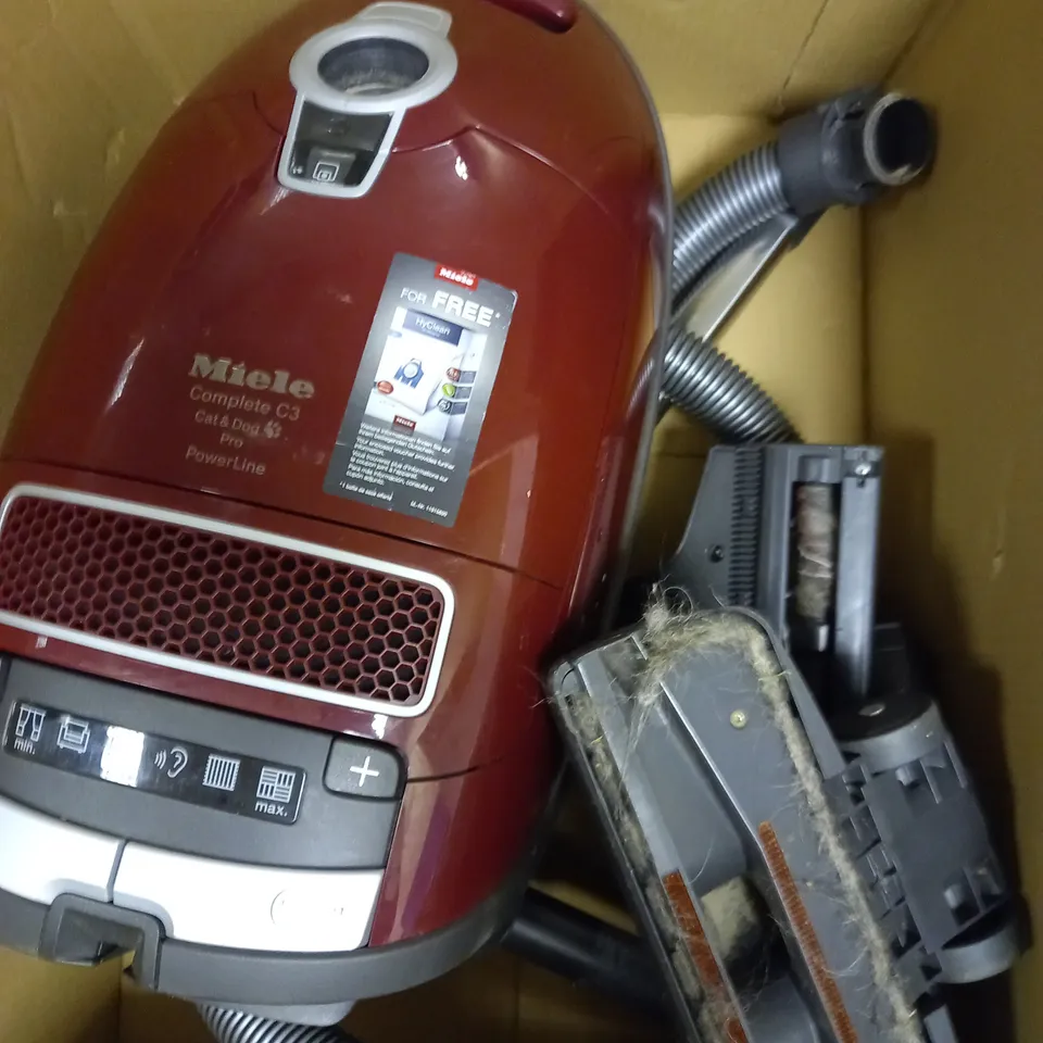 MIELE COMPLETE C3 POWERLINE VACUUM CLEANER