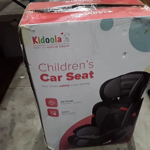 BOXED KEPLIN CHILDREN'S CAR SEAT GREY AND BLACK COLOUR