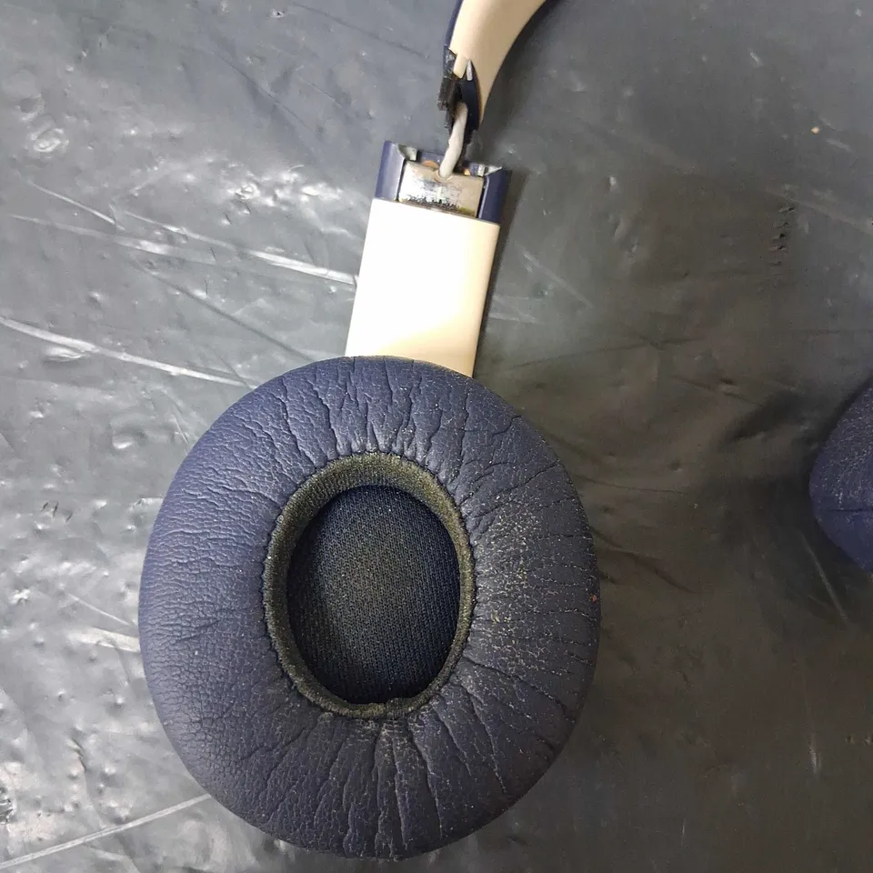 BEATS SOLO 3 WIRELESS HEADPHONES