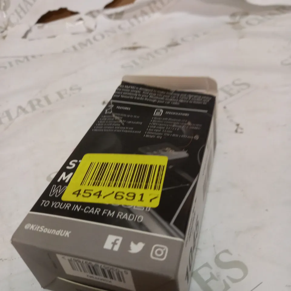LOT OF 10 ASSORTED MOUSES , AUDIO CONNECTORS , EXFOLIATOR AND WEBCAMS