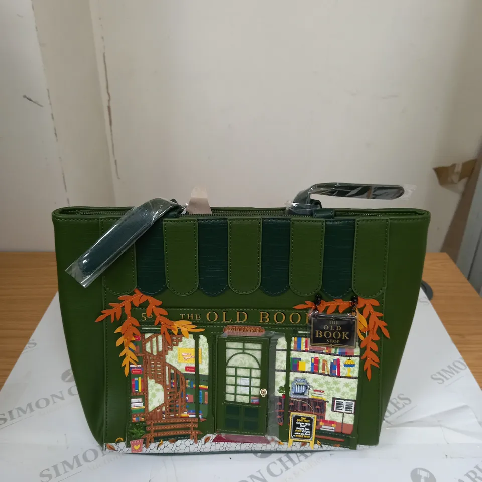 VENDULA LONDON THE OLD BOOKSHOP GRAB BAG GREEN