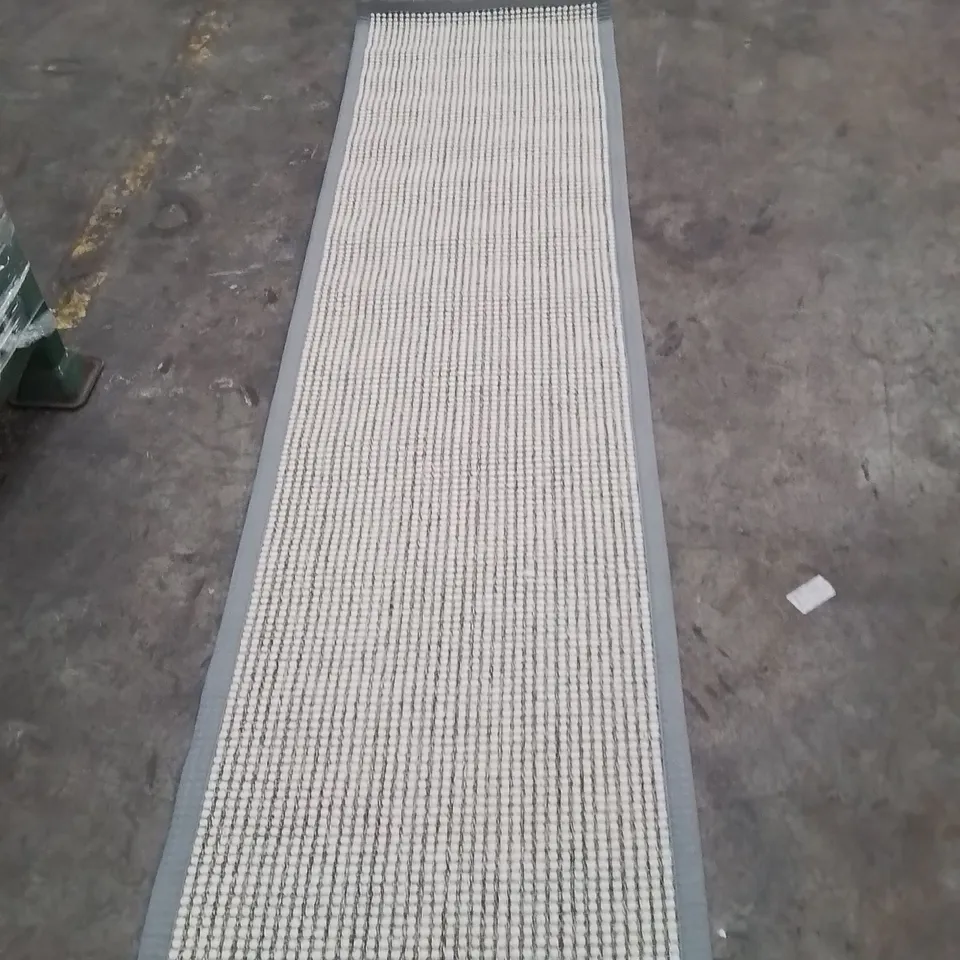 QUALITY DESIGNER AREA RUG - APPROXIMATELY 230X60CM