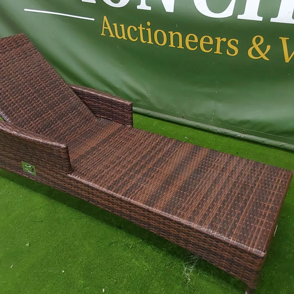 DESIGNER MANUAL ADJUSTABLE SUNLOUNGER IN CHOCOLATE MIX RATTAN 