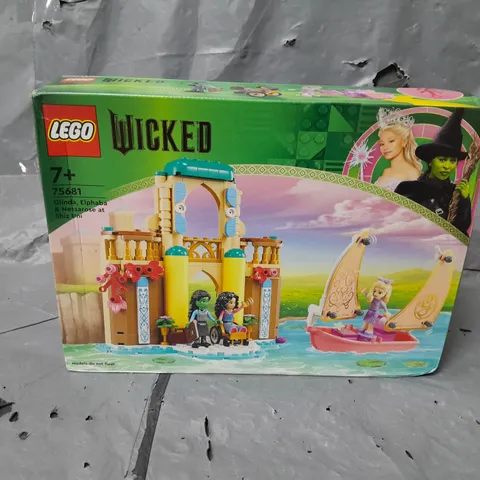 LEGO WICKED - GLINDA, ELPHABA & NESSAROSE AT SHIZ UNIVERSITY 75681