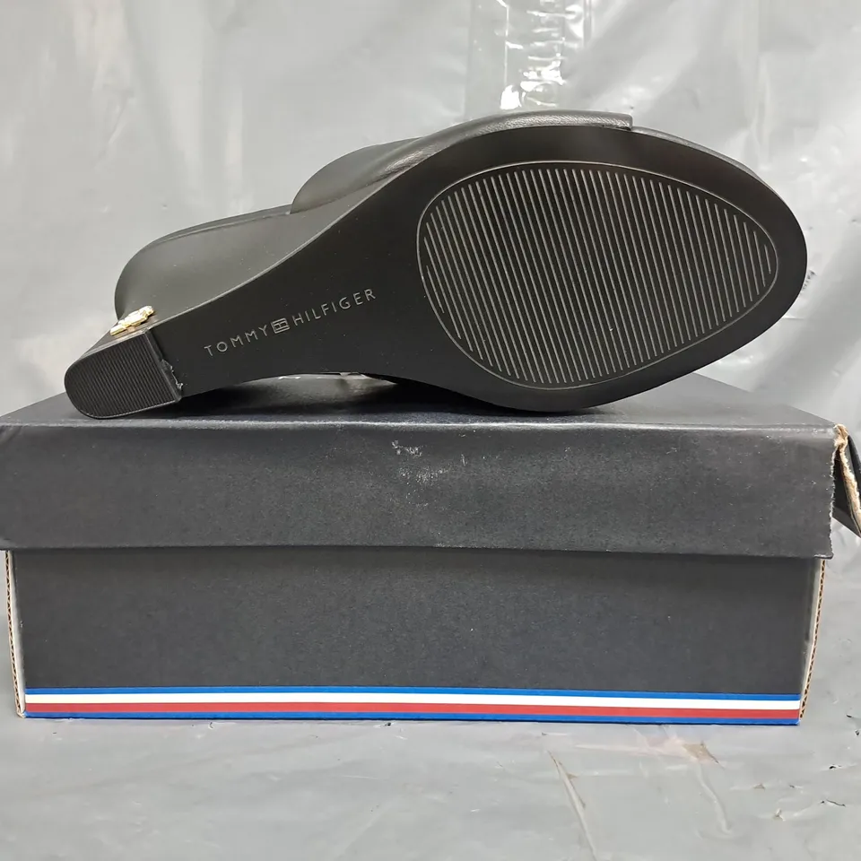 BOXED PAIR OF TOMMY HILFIGER LEATHER WEDGE MULES IN BLACK SIZE EU 38