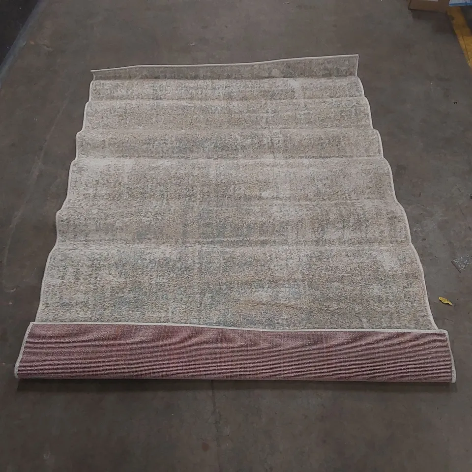 QUALITY ALARIC GEOMETRIC AREA RUG - 4' x 6'