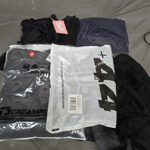 APPROXIMATELY 30 ASSORTED CLOTHING ITEMS IN VARIOUS SIZES, STYLES & COLOURS TO INCLUDE BRANDS SUCH AS +44, JANE NORMAN, MISSY EMPIRE, ETC - COLLECTION ONLY