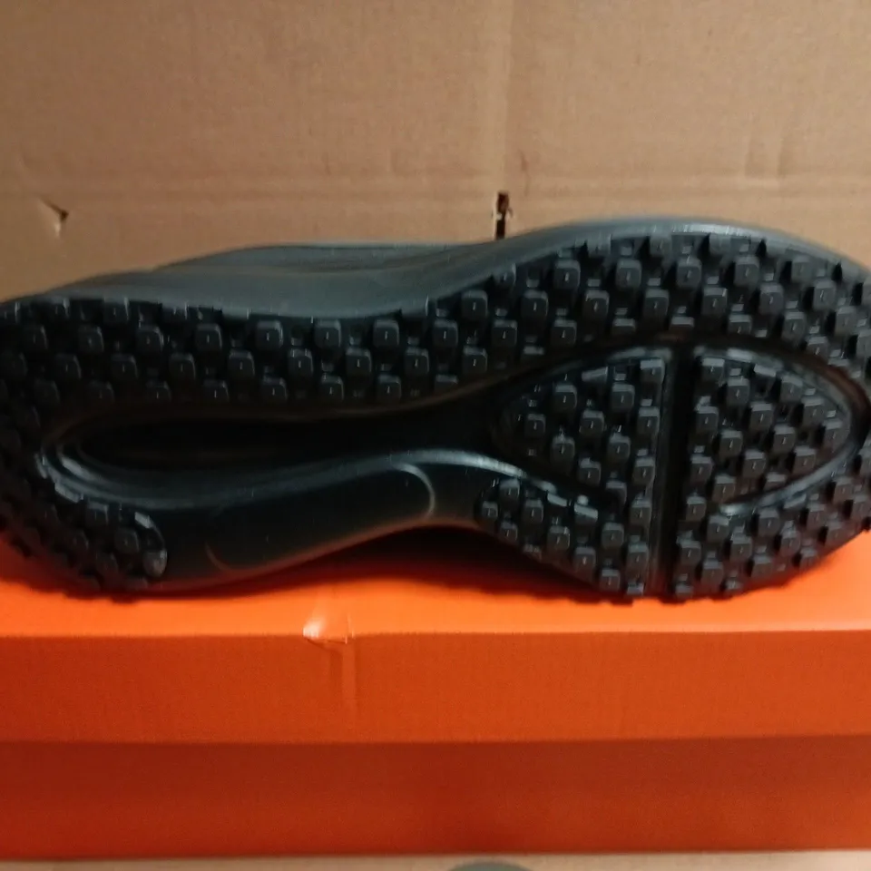 BOXED PAIR OF NIKE WOMEN'S RUNNING SHOES – BLACK, UK 8.5 