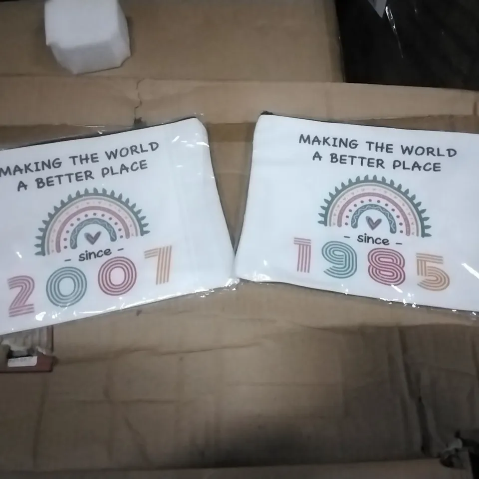 PALLET TO INCLUDE GLASSES AND ZIPPED GIFT BAG'S 