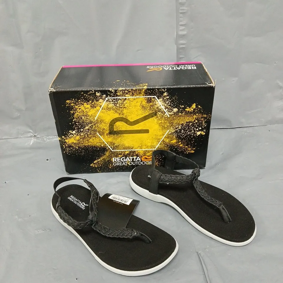 BOXED PAIR OF REGATTA LADY SANTA LUNA BLACK UK 3 