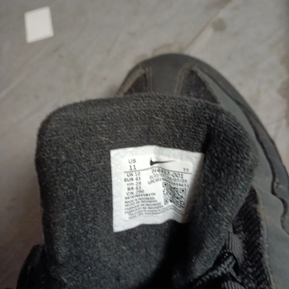 NIKE AIRMAX 95 – UK 10 (US 11) – BLACK/CHARCOAL (MEN'S) (VERIFY MODEL)