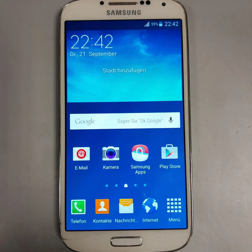 SAMSUNG GALAXY S4 SMARTPHONE