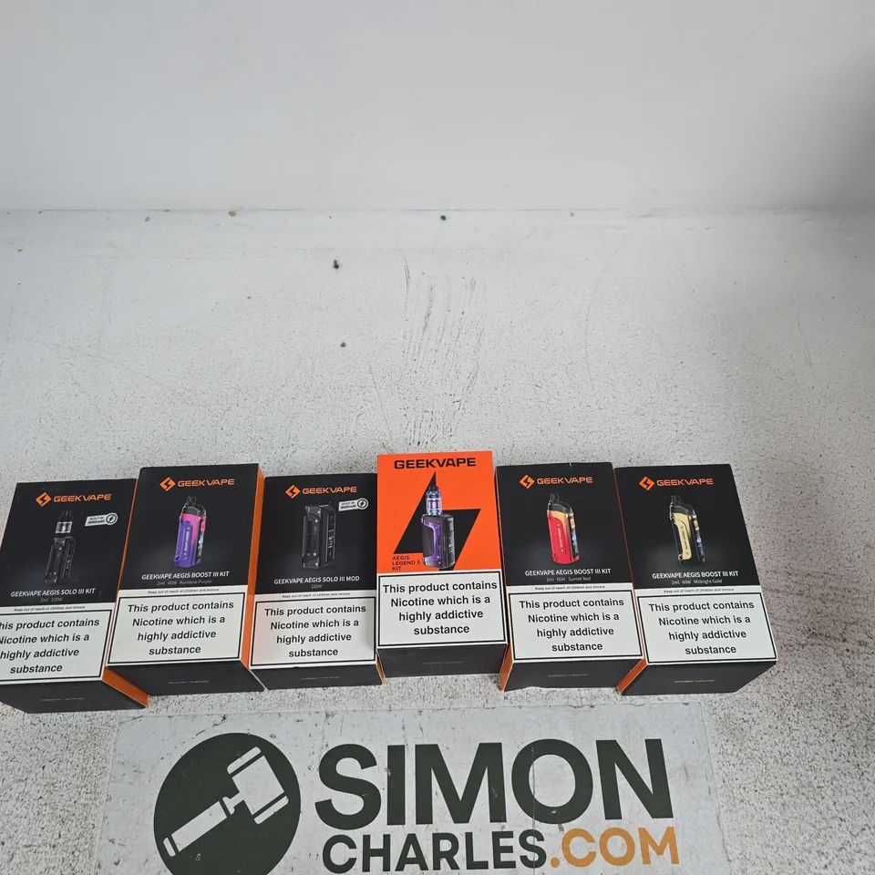 APPROXIMATELY 20 ASSORTED E-CIG PRODUCTS AND ACCESSORIES TO INCLUDE VAPORESSO, GEEKVAPE, ETC
