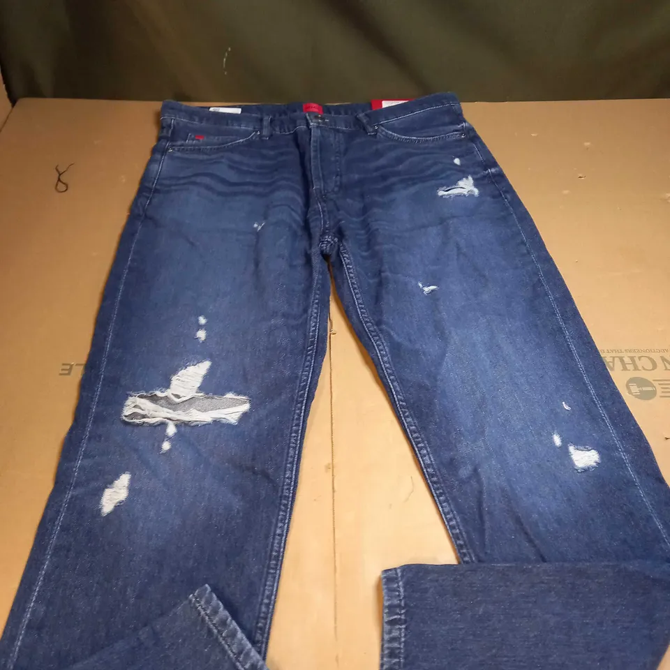 MENS HUGO BOSS WASHED JEANS SIZE 32