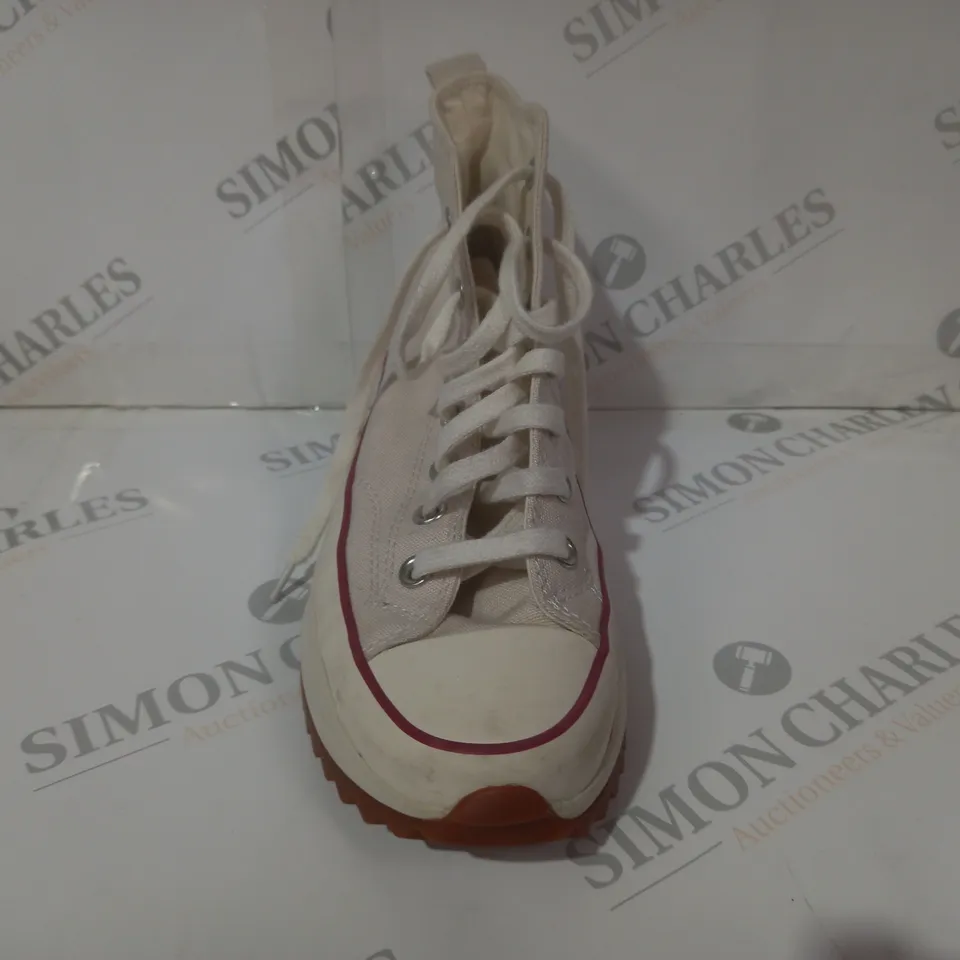 PAIR OF CONVERSE ALL STAR PLATFORM SHOES IN CREAM UK SIZE 5