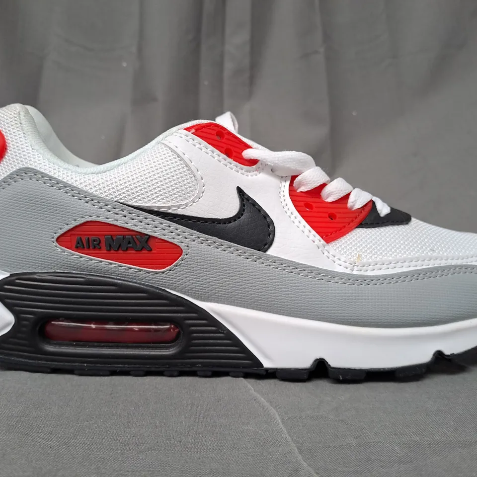 BOXED PAIR OF NIKE AIR MAX 90 SHOES IN WHITE/GREY/RED/BLACK UK SIZE 7