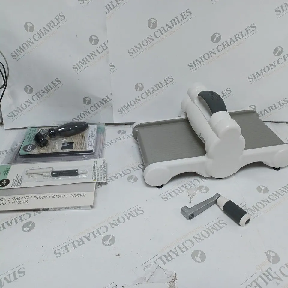 SIZZIX BIG SHOT MACHINE AND ACCESSORIES 