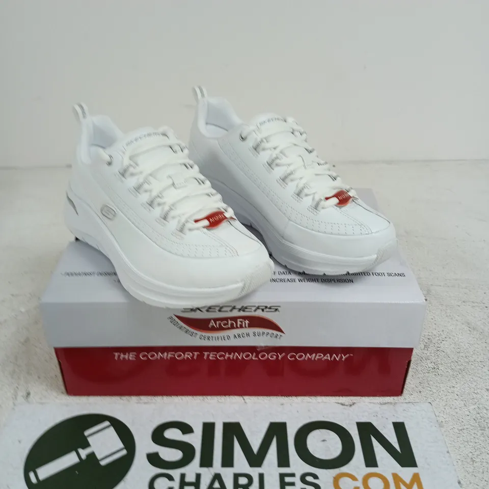 SKECHERS ARCH FIT 2.0 STAR BOUND TRAINERS WHITE SIZE 4.5