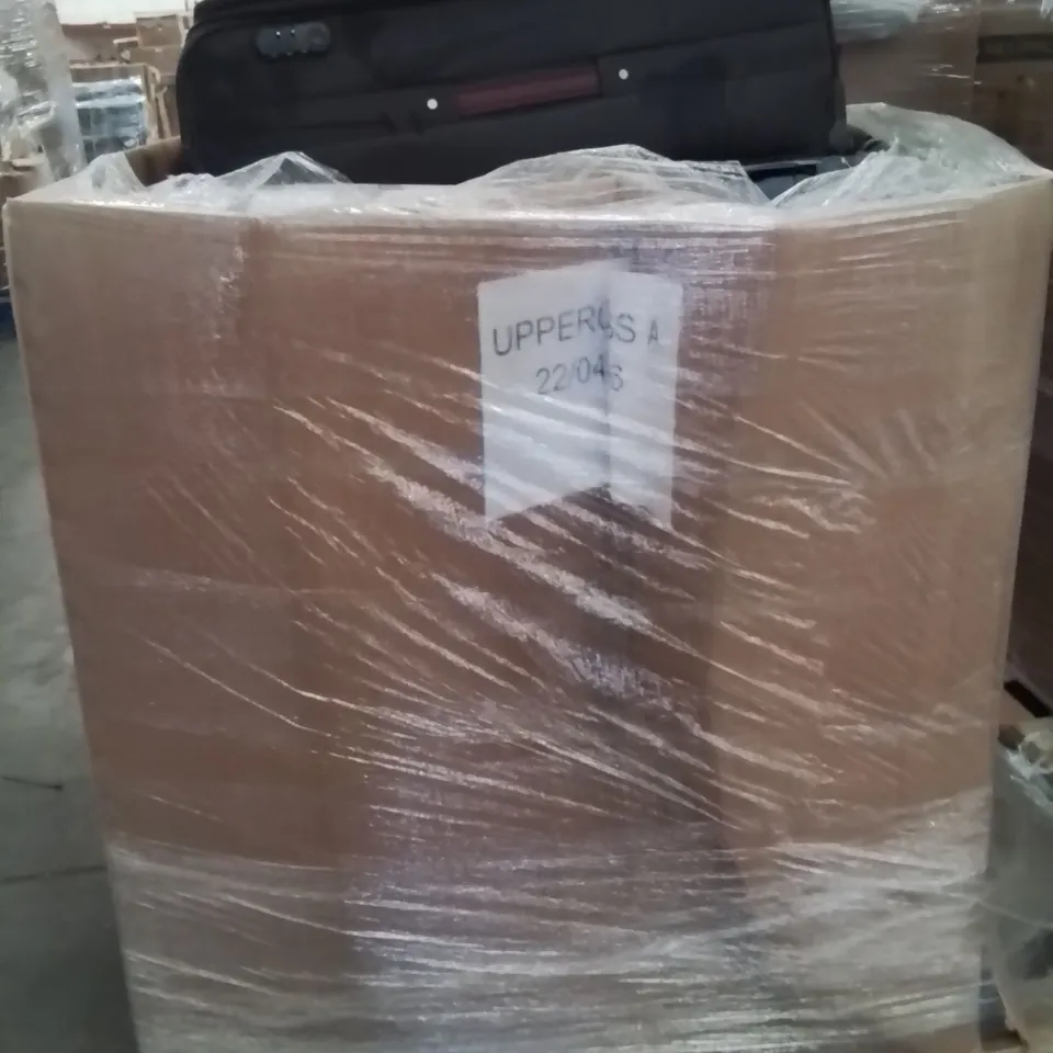 PALLET CONTAINING APPROXIMATELY 5 SUITCASES