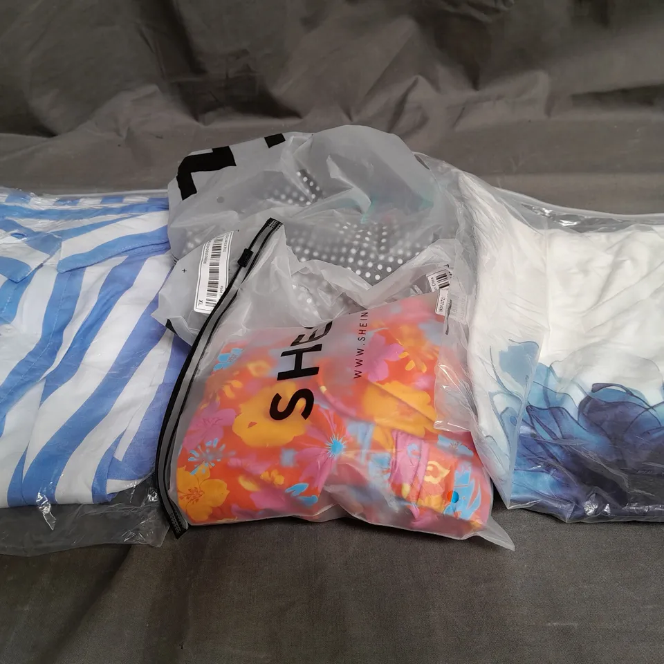 BOX OF APPROXIMATELY 25 ASSORTED CLOTHING ITEMS TO INCLUDE - T-SHIRT , TROUSERS , JEANS , ETC 