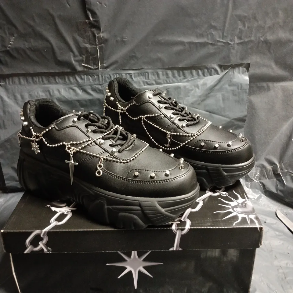 KOI CHAIN-EMBELLISHED BLACK PLATFORM SHOES SIZE 9