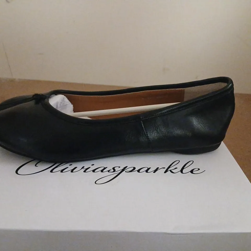 OLIVIA SPARKLE WOMEN'S BLACK LEATHER FLATS, MODEL C1801 NEW, UK 8 (EU 42)