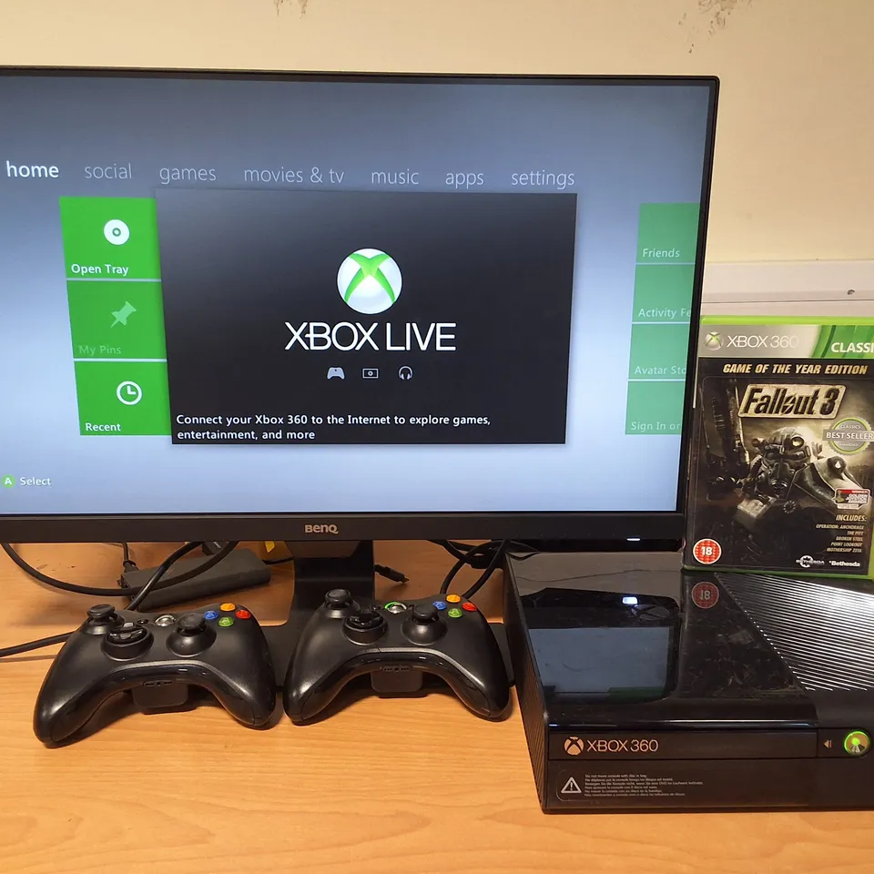 BOXED XBOX 360 500GB GAMES CONSOLE WITH 2 CONTROLLERS AND FALLOUT 3