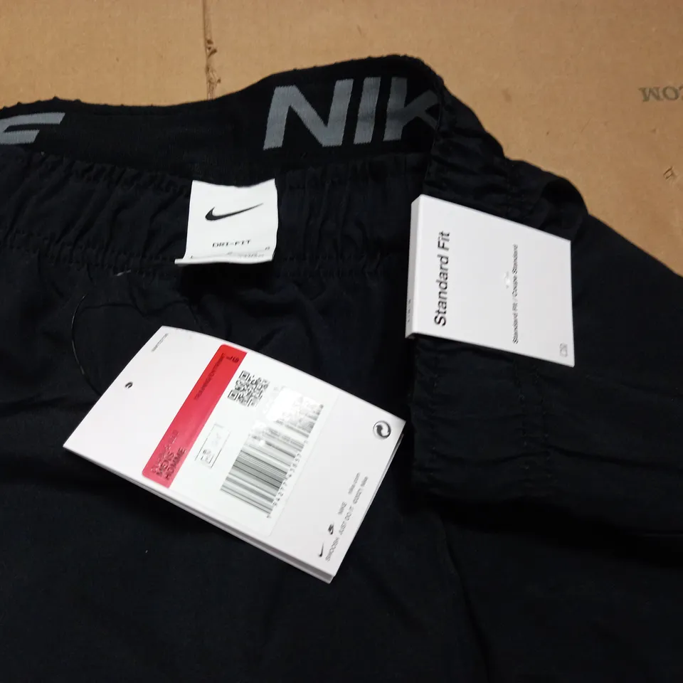 NIKE DRI-FIT BLACK SHORTS - L