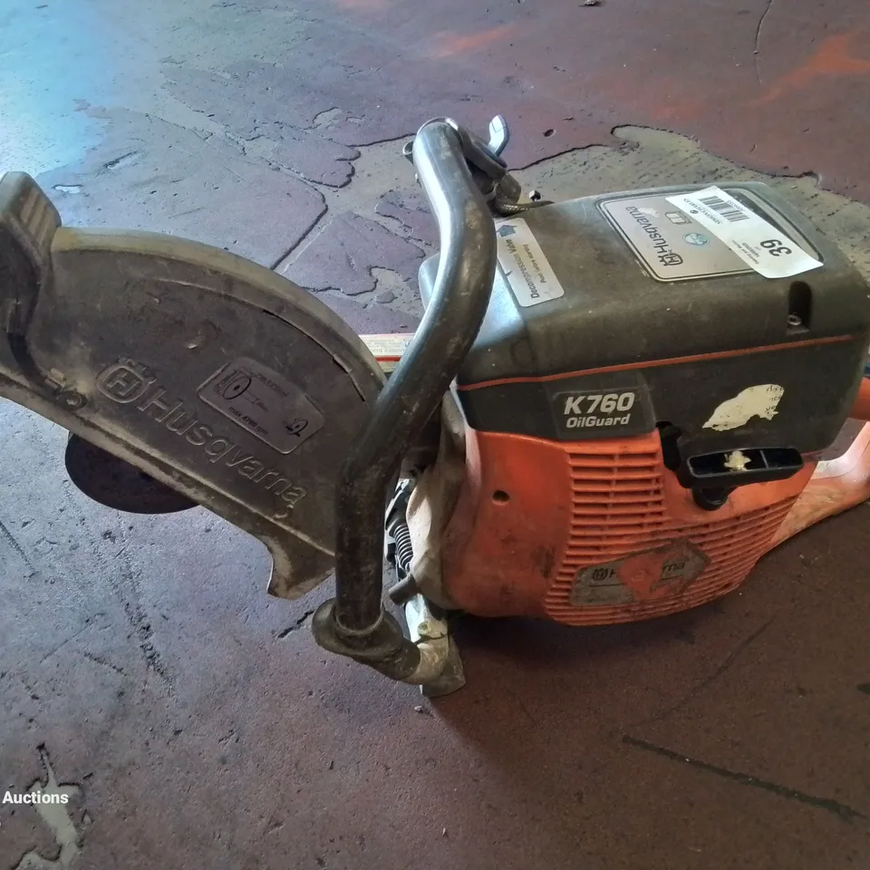 HUSQVARNA K760 CUT-N-BREAK DEEP CUT CONCRETE SAW. (NO DISC)