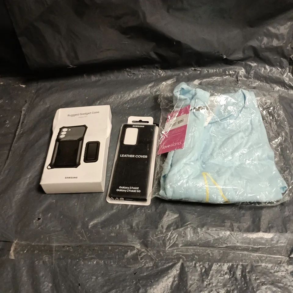 BOX OF APPROXIMATELY 30 ASSORTED ITEMS TO INCLUDE LOVE ISLAND T SHIRT, SAMSUNG LEATHER PHONE COVER, GADGET CASE ETC