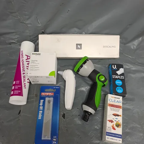 APPROXIMATELY 15 ASSORTED HOUSEHOLD ITEMS TO INCLUDE HOSE ATTACHMENT, STAPLES, CLEANING WIPES ETC 