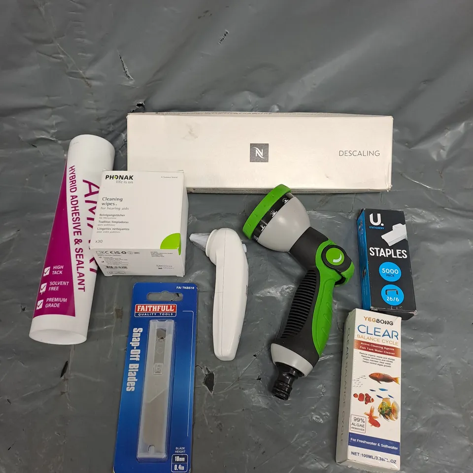 APPROXIMATELY 15 ASSORTED HOUSEHOLD ITEMS TO INCLUDE HOSE ATTACHMENT, STAPLES, CLEANING WIPES ETC 