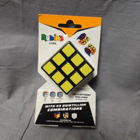 RUBIK'S CUBE 3X3 PUZZLE TOY – CARDED PACKAGING, AGES 8+