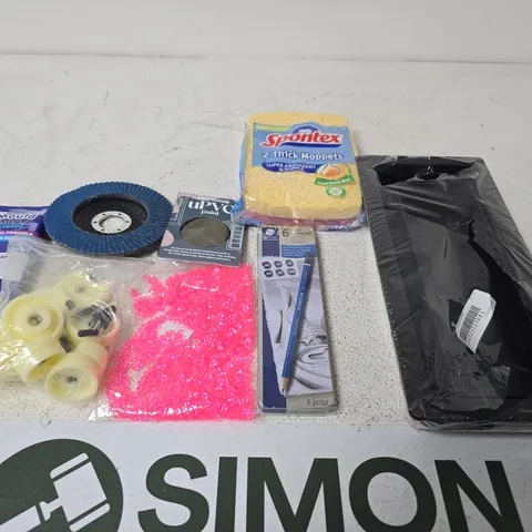 APPROXIMATELY 15 ASSORTED HOUSEHOLD PRODUCTS TO INCLUDE MOPPETS, MOULD REMOVER AND PENS 